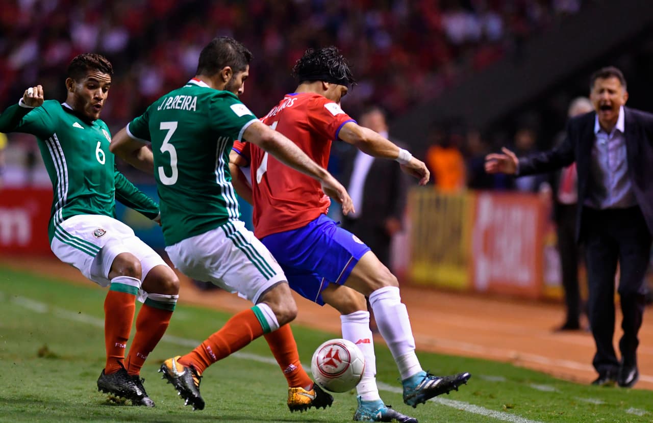 Jair Pereira tuvo una noche tranquila contra Christian Bolaños, quien ya va de salida en el fútbol de Costa Rica. El de Chivas 
<b>sacó un 8.</b>