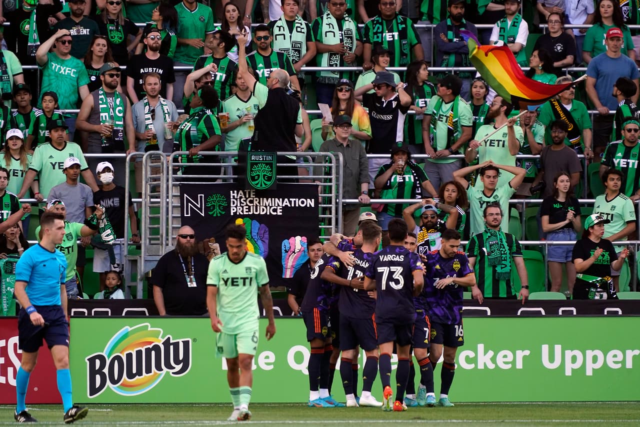 Will Bruin abrió la cuenta para el club de la región de Cascadia.
<br>