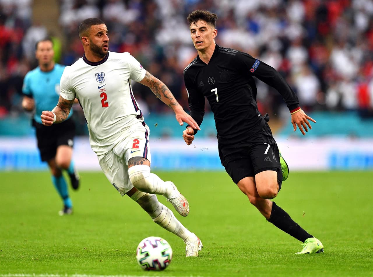 Inglaterra derrota a Alemania 2-0 y califica sin problema a Cuartos de Final. Con anotaciones de Sterling y Kane, los 'Tres Leones' dejan fuera a los alemanes y los mandan a casa. El inglés Jack Grealish fue clave para las anotaciones.