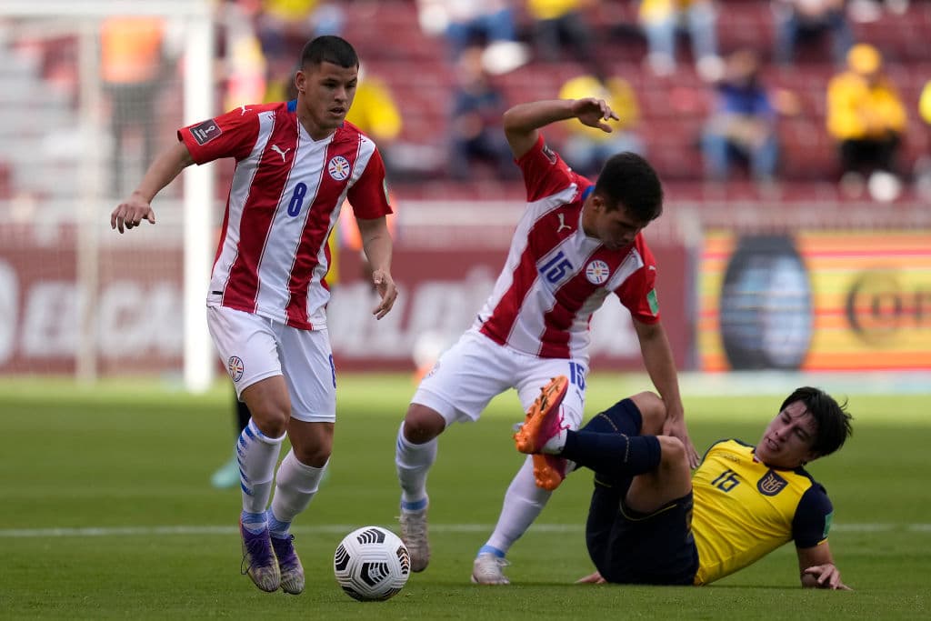 Con goles sobre la hora de Félix Torres y Michael Estrada, Ecuador vence a Paraguay en casa y llegan a 12 puntos.