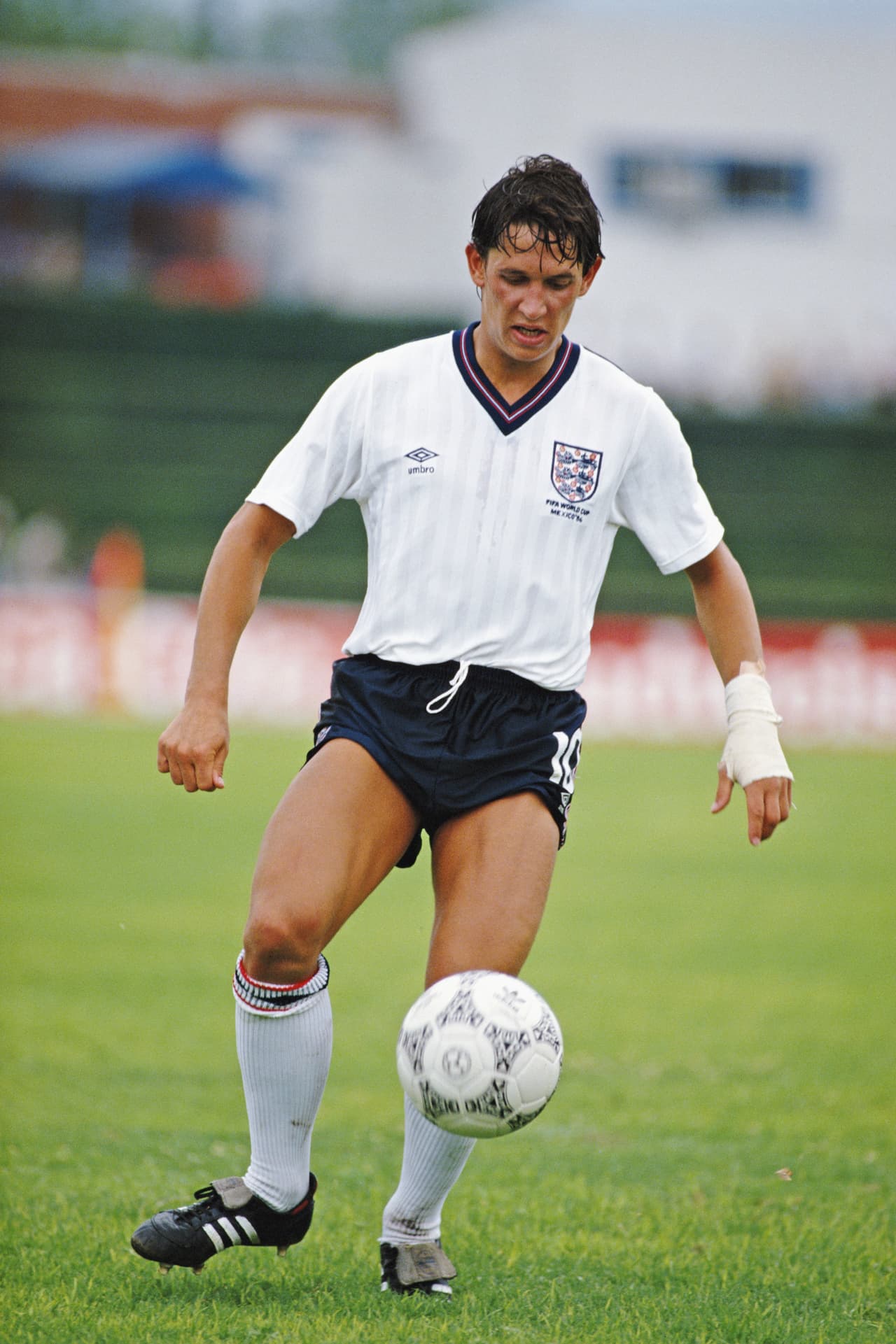 Gary Lineker: en Octavos y Cuartos de Final del Mundial 1986 el atacante inglés se reportó con anotaciones. Primero ante Paraguay y luego ante Argentina. Jugó con Everton, Barcelona, Tottenham, entre otros, logrando varios títulos y reconocimientos.