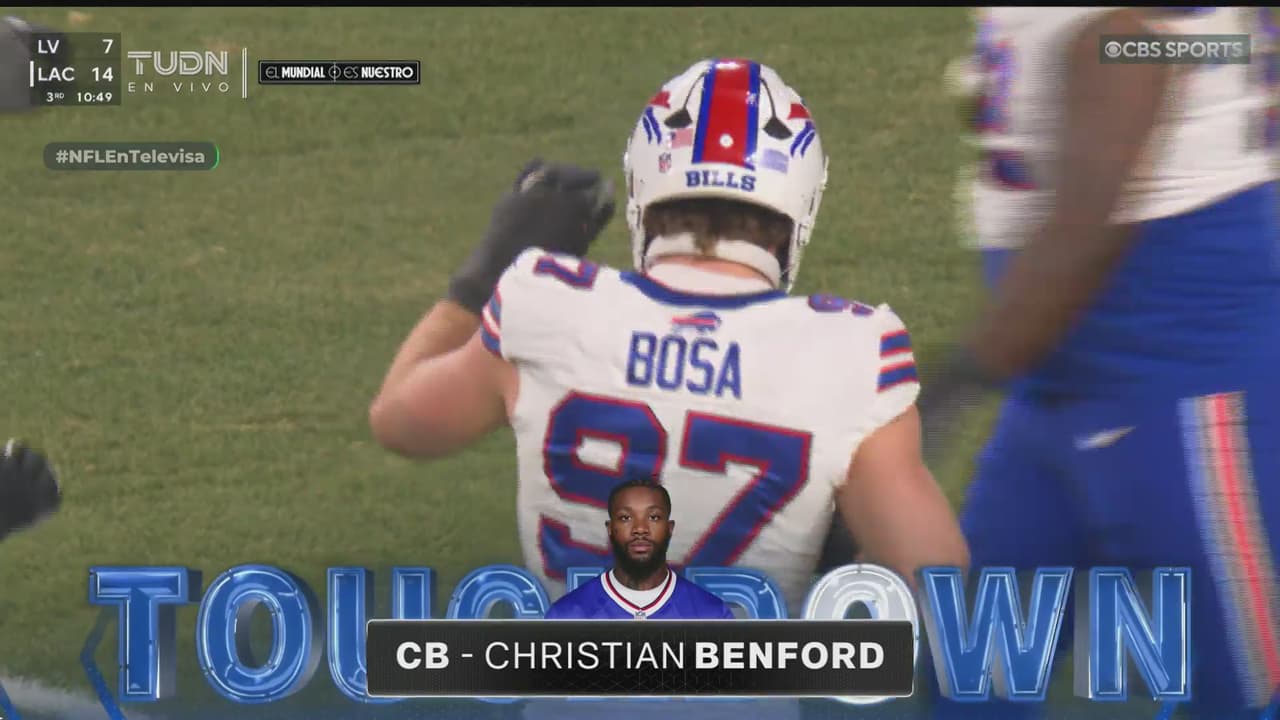 ¡La defensiva de los Bills produce puntos! Balón suelto de Aaron Rodgers