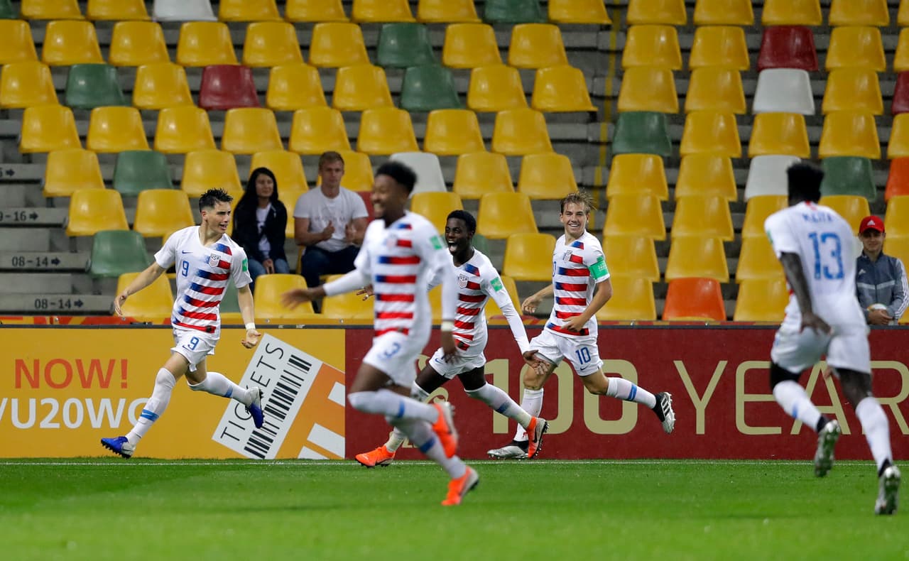 Soto anotó un doblete en la sorpresiva victoria de Estados Unidos sobre Francia.