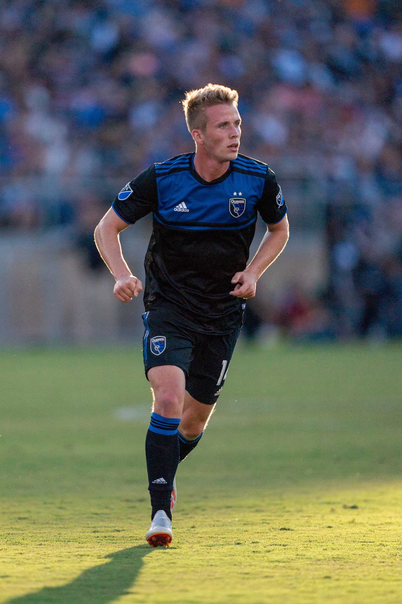 Un gol y una asistencia para el estadounidense Jackson Yueill en la resonante victoria de San Jose Earthquakes por 3-1 en el estadio de LA Galaxy.