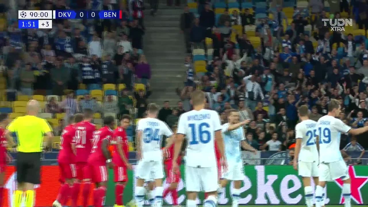 ¡GOL!  anota para Dynamo Kyiv. Mykola Shaparenko