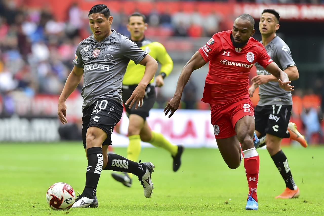 En un partido de volteretas, el Necaxa derrota a domicilio al Toluca 2-3 en un juego entretenido con gol de penal de Mauro Quiroga en el tiempo agregado.