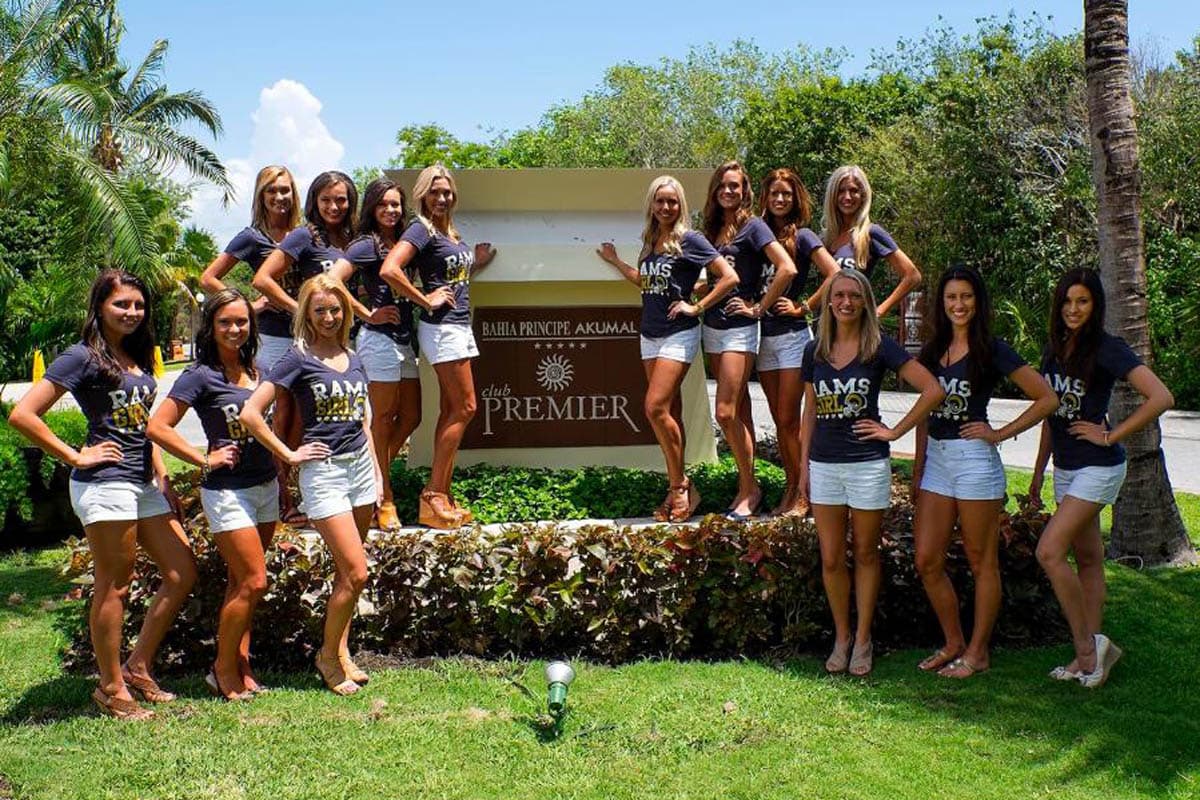 Las porristas de los Rams realizaron su calendario en la Riviera Maya de México, ¡checa qué bellezas! (Foto: St. Louis Rams).