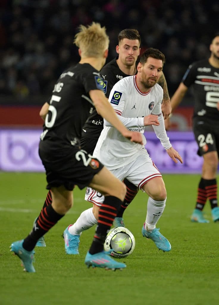 Con anotación de Kylian Mbappé al minuto 90+3 le da la victoria 1-0 al PSG, aunque no logran mostrar su mejor versión de cara a los octavos de final de UEFA Champions League.