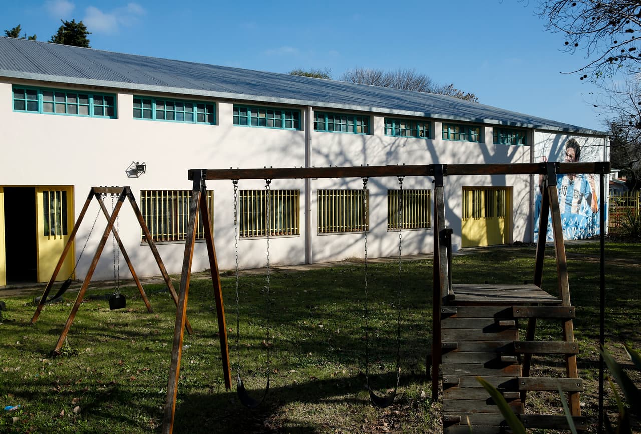 Y en este colegio obtuvo sus primeras enseñanzas académicas.