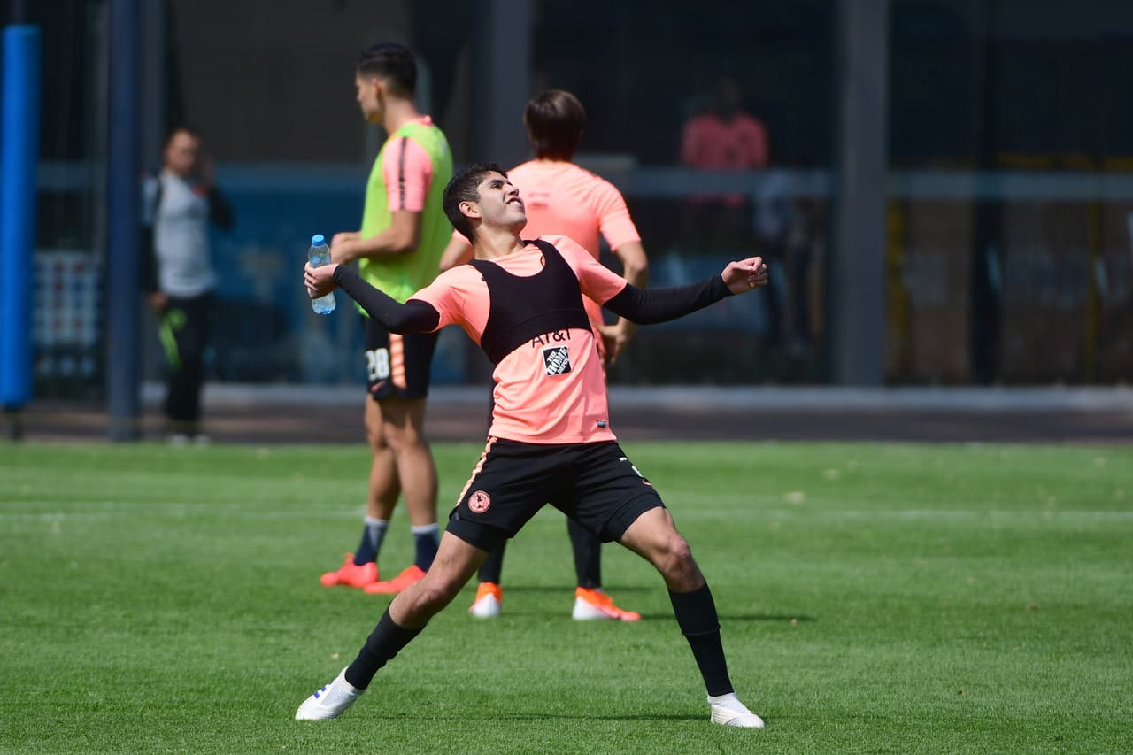 América confirmó la baja de Nicolás Benedetti y las lesiones de Nicolás Castillo y Oribe Peralta, pero sigue la evolución de Jérémy Menez y Roger Martínez que volvieron a la actividad en la Liga MX tras sus lesiones.