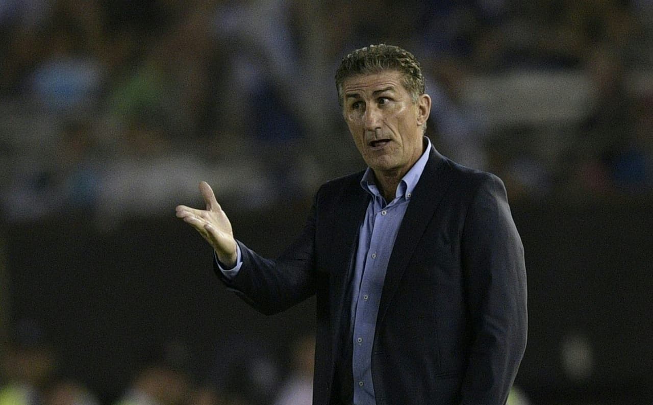 Argentina's coach Edgardo Bauza gestures during their 2018 FIFA World Cup qualifier football match at the Monumental stadium in Buenos Aires, Argentina, on March 23, 2017. / AFP PHOTO / Juan Mabromata (Photo credit should read JUAN MABROMATA/AFP/Getty Images)