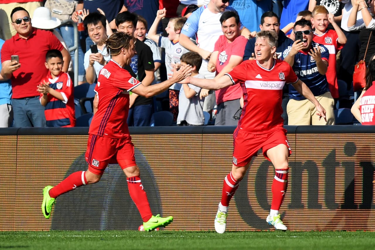 Bastian Schweinsteiger abrió el marcador frente a New England Revolution.