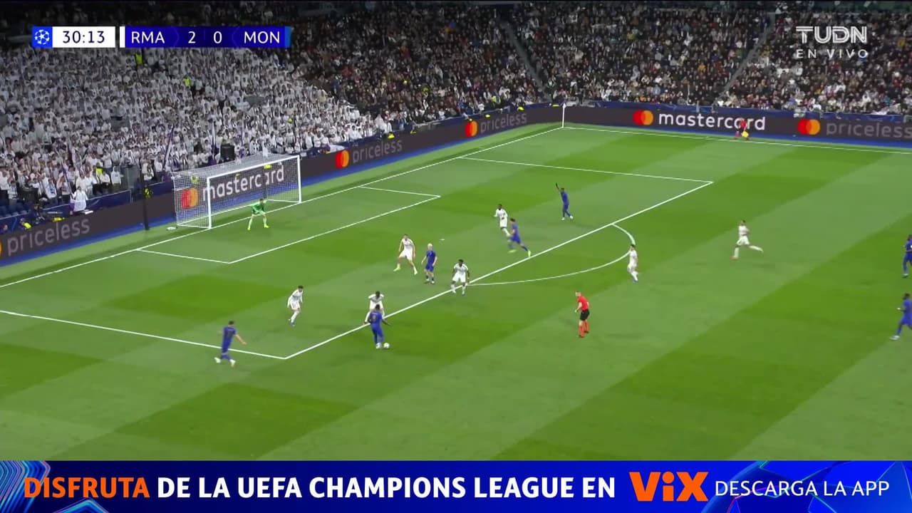 El poste le dice que no a Jordan Teze y el Madrid se salva