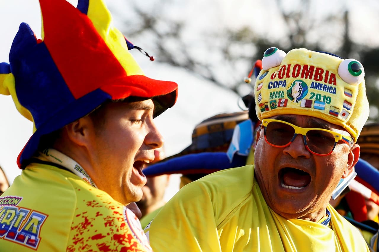 Los fanáticos de Colombia y Chile le dieron un colorido especial con su alegría y entusiamo al duelo de Cuartos de Final de la Copa América en el Arena Corinthians.