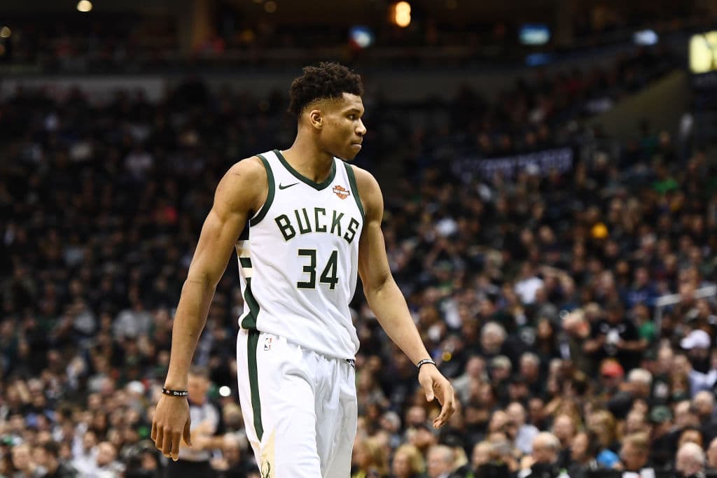 Los
<b>Milwaukee Bucks</b> triunfaron en 44 ocasiones la pasada temporada, y para la siguiente se proyecta que puedan progresar al ganar 46/47 partidos.