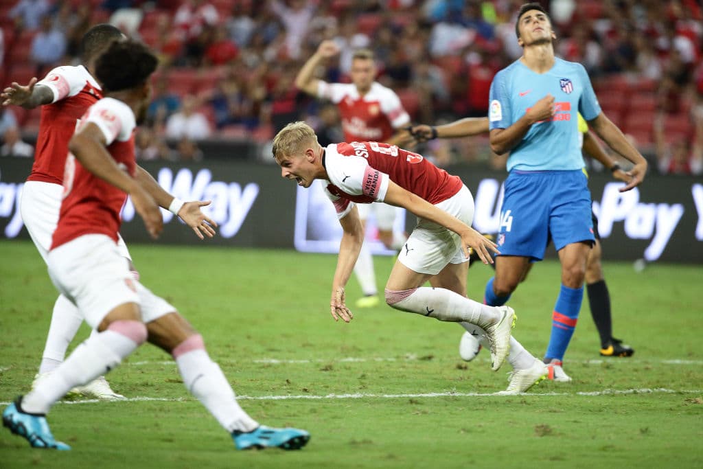 Para la segunda mitad, aún con los equipos sin mayores cambios, Arsenal igualó al minuto 6 con gol de Smith Rowe, de disparo al borde del área tras robo y jugada individual.