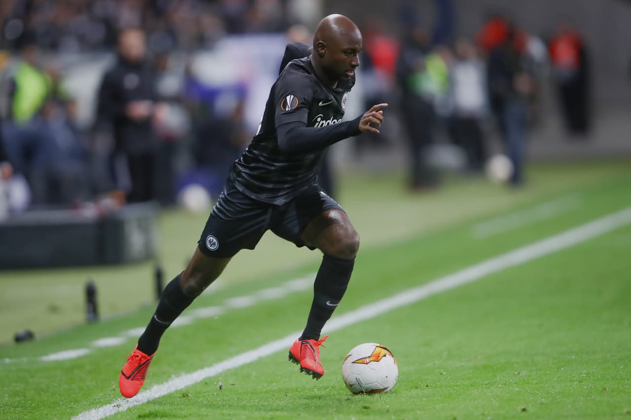 Se dice en Inglaterra que el holandés Jetro Willems, del Eintracht Frankfurt, estaría en la puerta de salida para jugar en el Newcastle United.