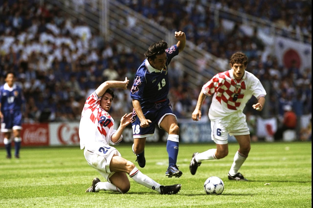 El segundo partido lo enfrentó contra otro debutante como Japón, que le dio mucha más oposición que Jamaica. Los japoneses se preparaban para ser sede en 2002.