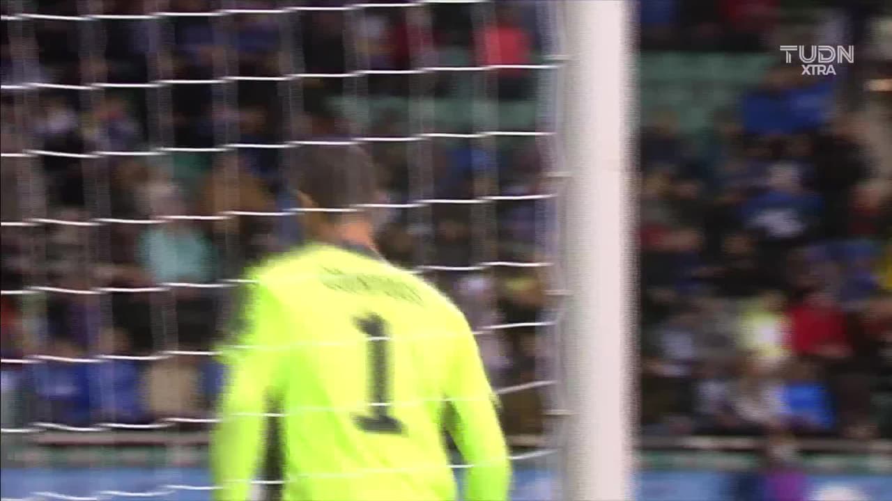 Arranca el partido y la pelota está en juego.