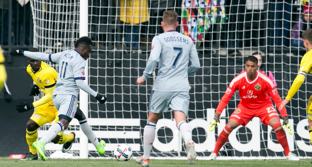 David Accam rescató el empate por 1-1 para Chicago Fire ante Columbus Crew.