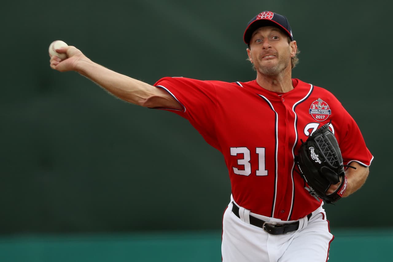 Max Scherzer tiene 2 premios Cy Young en su carrera y esto se ve reflejado en sus ingresos: 22 millones 142 mil dólares.