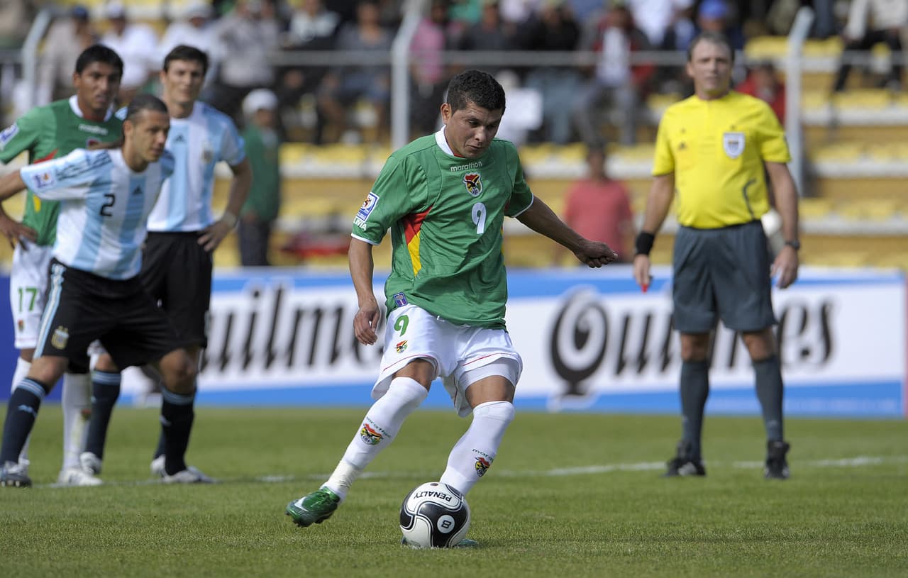 La gran figura del partido terminó siendo Joaquín Botero con un triplete que opacó a los cracks de la 'albiceleste' como Messi, Tevez y compañía.