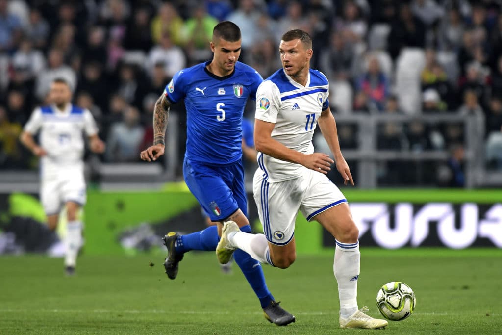 Ya el delantero estrella de Bosnia, Edin Dzeko, quien milita con la AS Roma, un viejo conocido de los italianos, había dado un par de avisos de sus malas intenciones en este partido por el Grupo J rumbo a la Euro 2020.