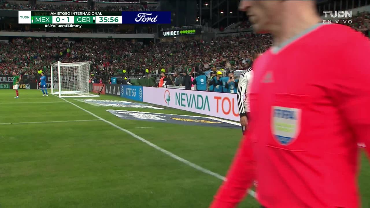 ¡TIRO ATAJADO! disparo por Pascal Groß.