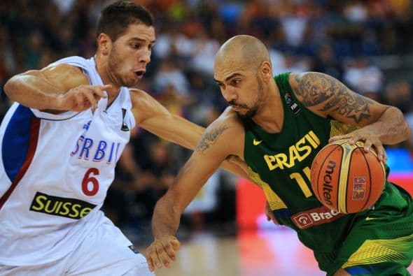 Los brasileños estuvieron a punto de pagar con la derrota un desastroso tercer cuarto (32-12), pero reaccionaron y volvieron a defender para dejar a los balcánicos en 9 puntos en esos 10 últimos minutos y apuntarse la tercera victoria del torneo.