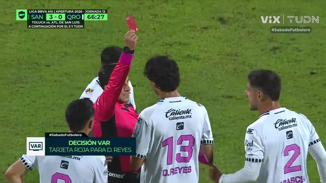 ¡A las regaderas! Diego Reyes deja a Gallos con diez hombres ante Santos tras un pisotón