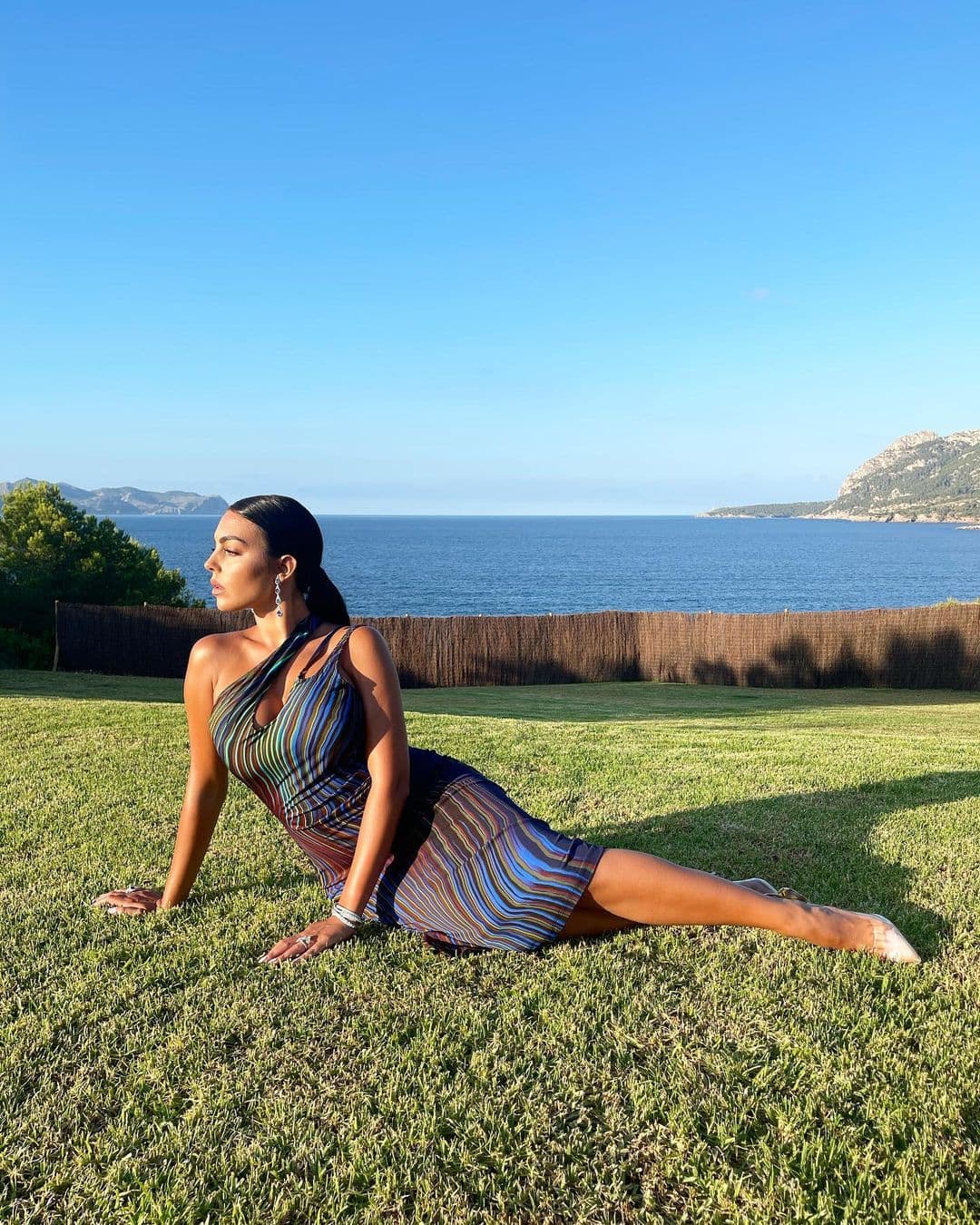 Georgina es argentina, nació en Buenos Aires, sin embargo, a la edad de un año fue llevada a España por sus padres.