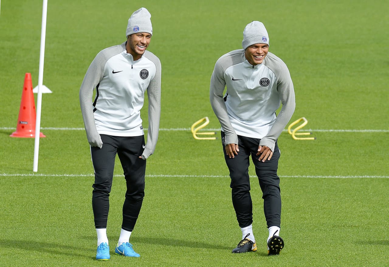 Neymar no solamente es la estrella del PSG, sino que también capitanea a la selección de Brasil y gestionó la vuelta a la selección de Thiago Silva.