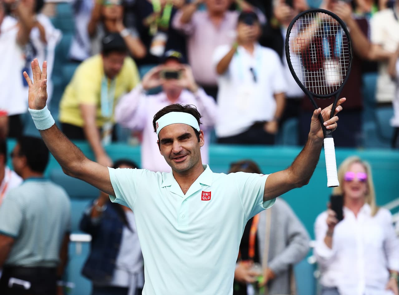 Roger Federer celebró su victoria en el Miami Open y está a tres victorias más de convertirse de nuevo en campeón del segundo torneo Masters 1000 ATP de la temporada que se disputa en Estados Unidos.