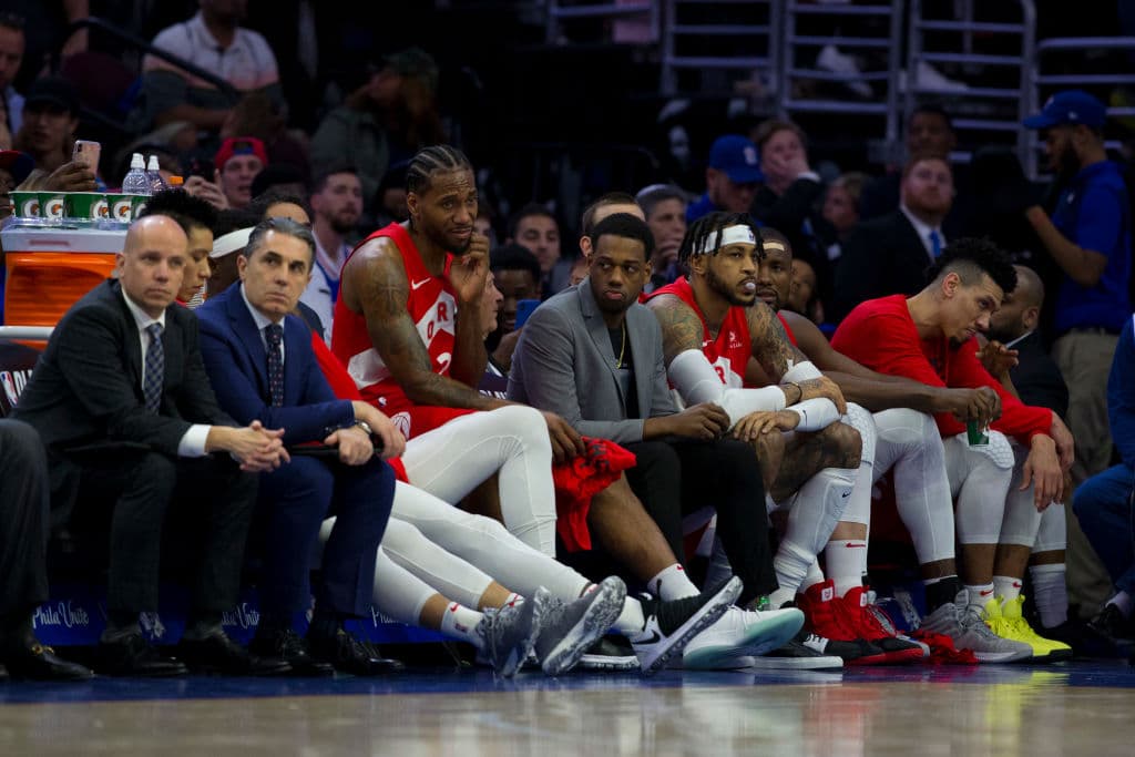 Los Philadelphia 76ers se negaron a ser eliminados en casa al vencer 112-101 a los Toronto Raptors en el Juego 6 de su serie de Playoffs de segunda ronda en la Conferencia del Este en la NBA y con esto forzaron al séptimo y definitivo encuentro, que habrá de jugarse el domingo próximo. Jimmy Butler anotó 25 puntos y Ben Simmons aportó 21 para que los Sixers alarguen la serie en Canadá.