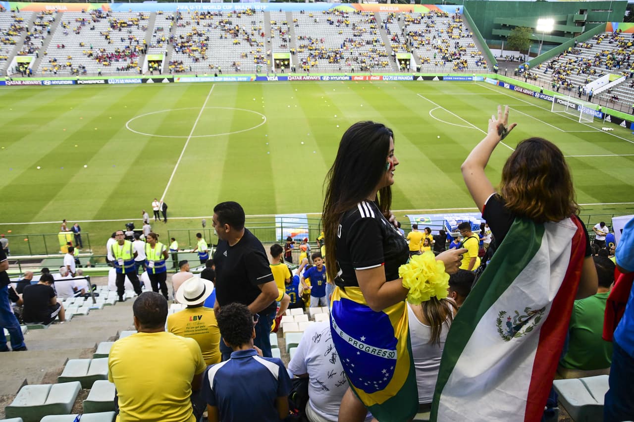 Gran ambiente en el estadio Walmir Campelo Bezerra para la final del Mundial Sub-17 entre Brasil y México.