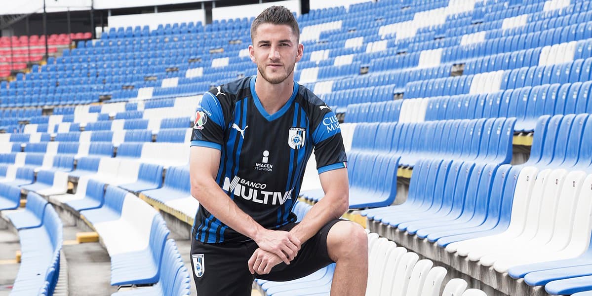 Jersey local del Club Querétaro 2018/19.