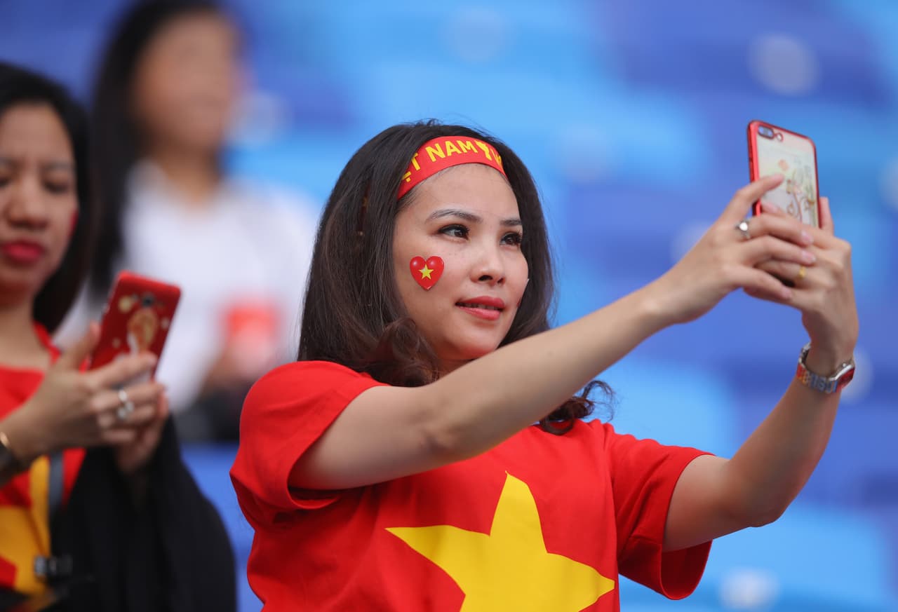 Los hinchas le dan un color a la fiesta de la Copa de Naciones Asiáticas que vive la intensidad en Cuartos de Final con los duelos de Irán que venció a China y de Japón que derrotó a Vietnam (foto).