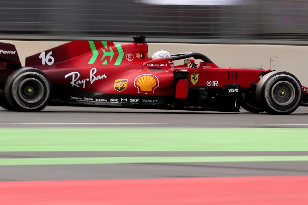 Tras una carrera muy dramática en el Gran Premio de Baku, el mexicano Sergio 'Checo' Pérez se lleva la carrera en la Formula 1 y consigue su segundo podio en su carrera. El piloto de Red Bull comparte el podio con Sebastian Vettel y Pierre Gasly. Max Verstappen abanonó la carrera tras ser puntero por una llanta reventada y Hamilton abandonó la carrera.