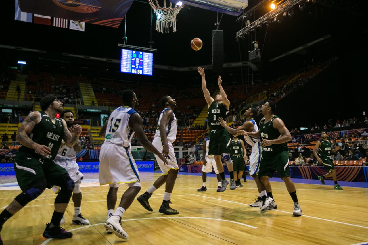 El base Walter Hodge se convirtió en el jugador más efectivo del equipo caribeño al conseguir 20.