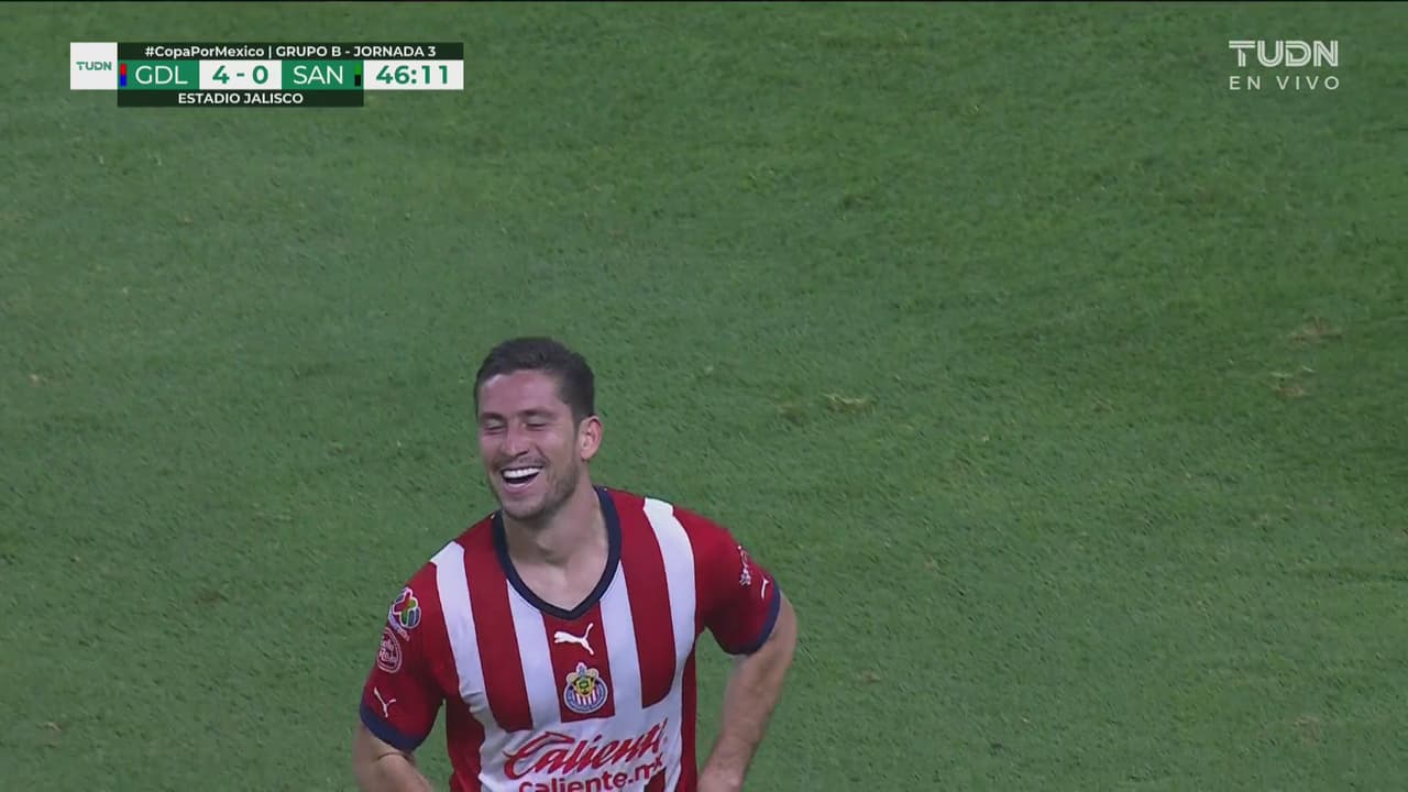 ¡Despierten a Santos! Triplete de Ormeño y Chivas se pone 4-0