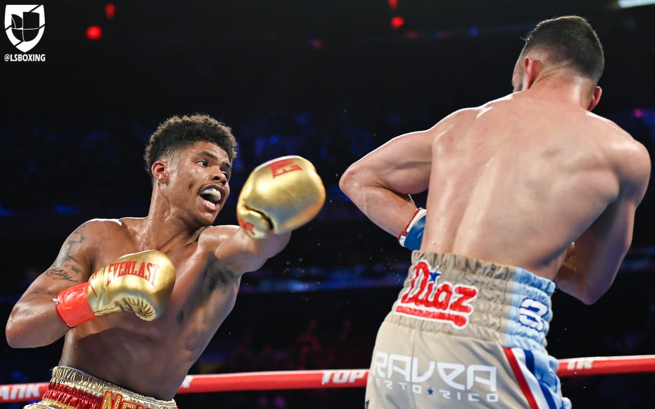 Shakur Stevenson, la sensación estadounidense, superó ampliamente a Christopher 'Pitufo' Díaz vía decisión unánime. Tras la victoria, Stevenson fue abucheado y sentenció que es el mejor peleador en las 126 libras.