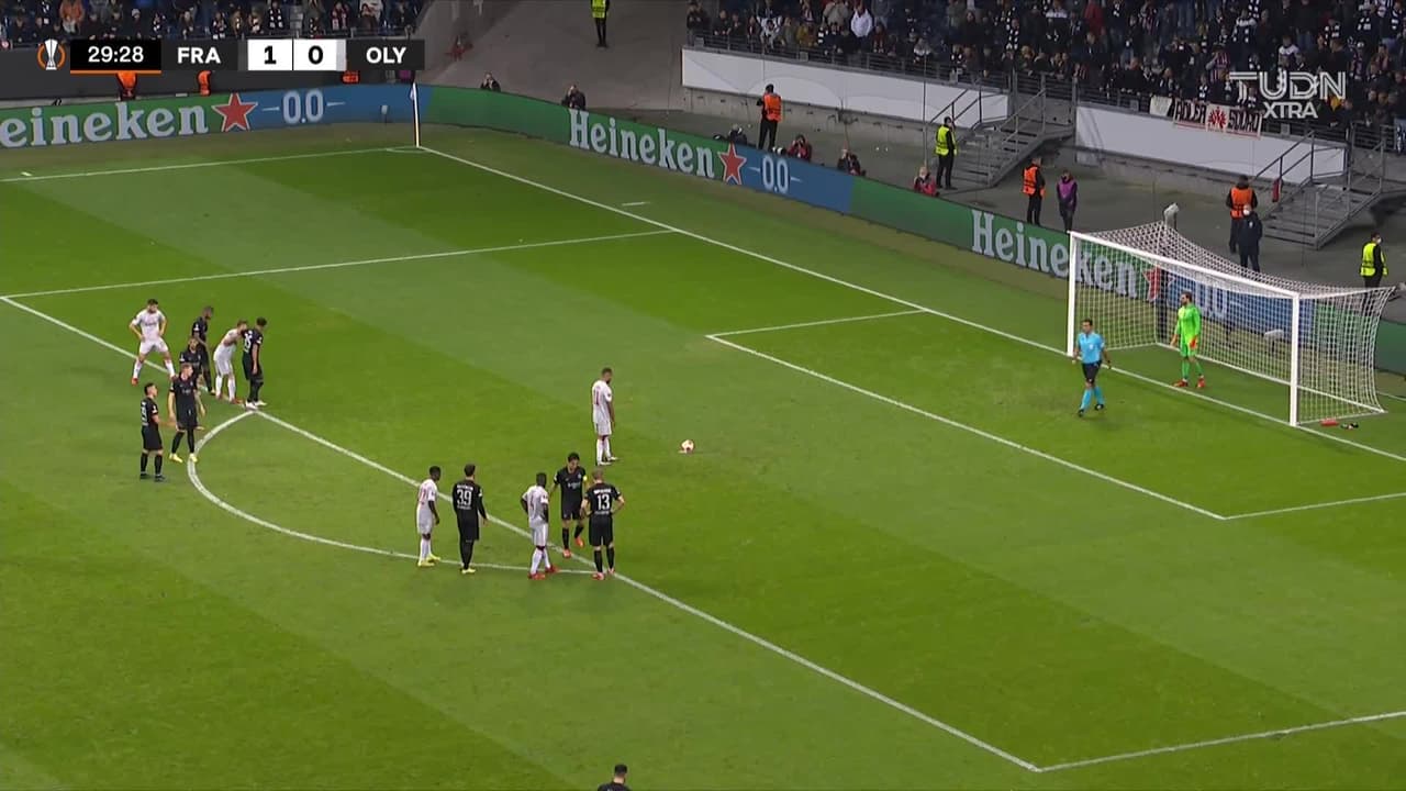 ¡Olympiakos ya lo empató! El-Arabi puso el 1-1 desde los 11 pasos