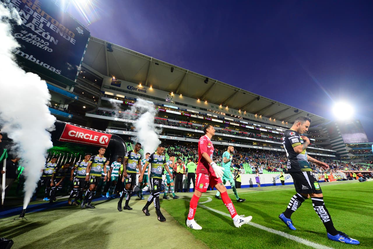 ¡Partidazo en la Comarca Lagunera! Santos vence al León 3-2 con autoridad y dos goles de penal.