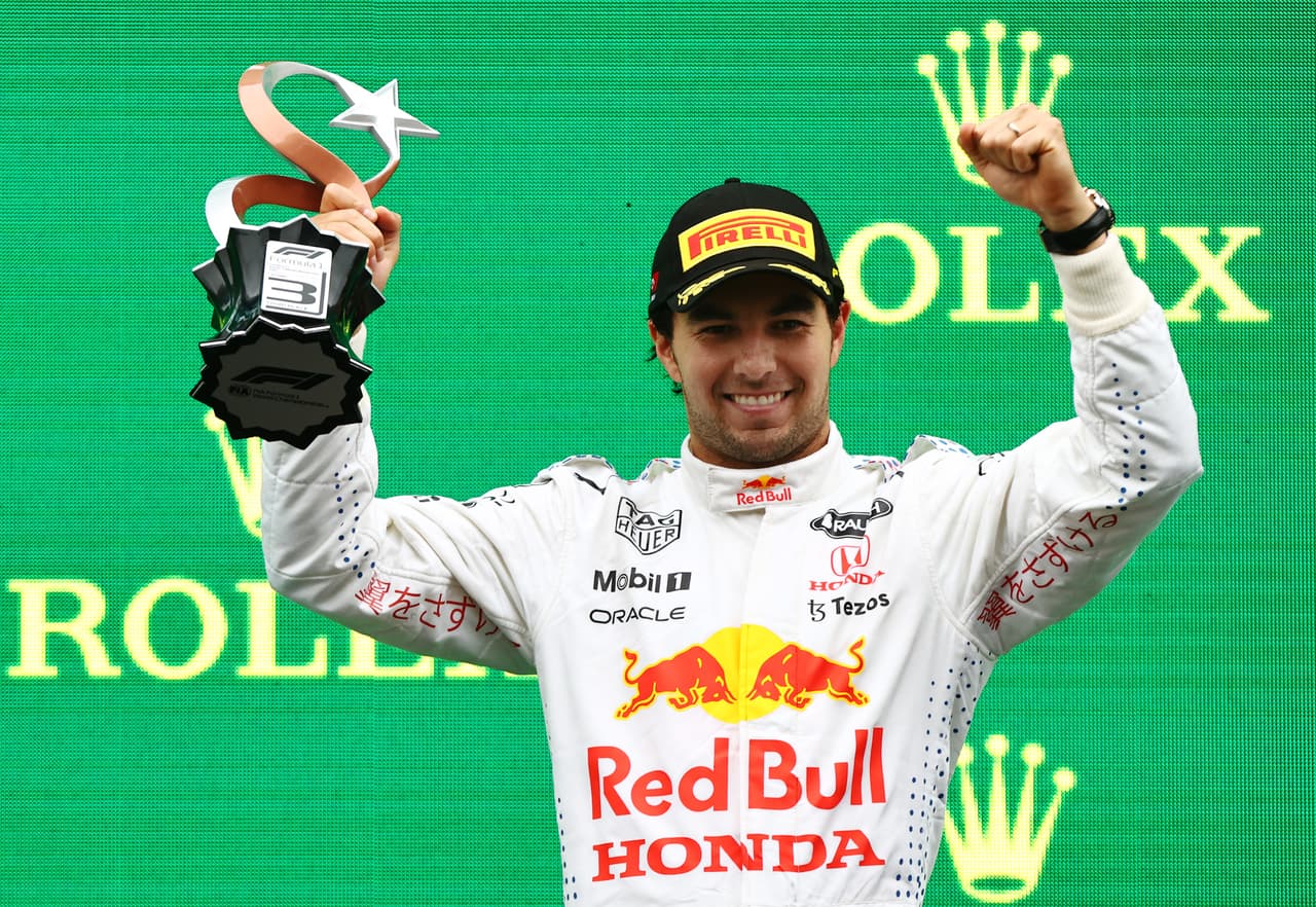 Checo Pérez es tercero en el GP de Turquía; Red Bull hace el 2-3