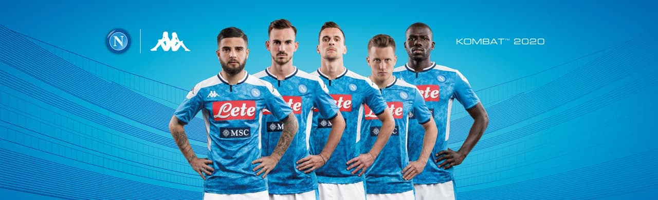 El Napoli ha dado a conocer su jersey principal de la siguiente temporada el cual tendrá unas franjas blancas en los hombros y en los laterales del pecho, así como detalles oscuros en cuello y puños. La nueva prenda se llama Kombat 2020 y podría ser la nueva piel del Chucky.