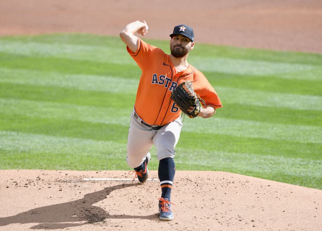 Urquidy y los Astros avanzan a la Serie Divisional