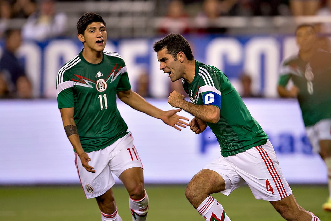 El 2 de abril de 2014, en el Estadio de la Universidad de Phoenix, empataron a dos goles en partido amistoso. Por los estadounidenses marcaron Bradley y Wondolowsky; Pulido y Márquez anotaron por la Selección Mexicana.