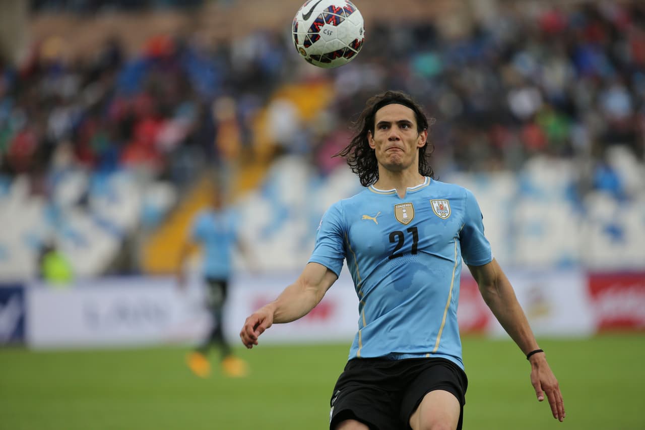 Otro que no ha tenido todas consigo es Edinson Cavani, el delantero de Uruguay y del PSG no ha logrado hacerse presente con goles con su selección y lo peor es que no termina por ser el líder que necesitan los charrúas.