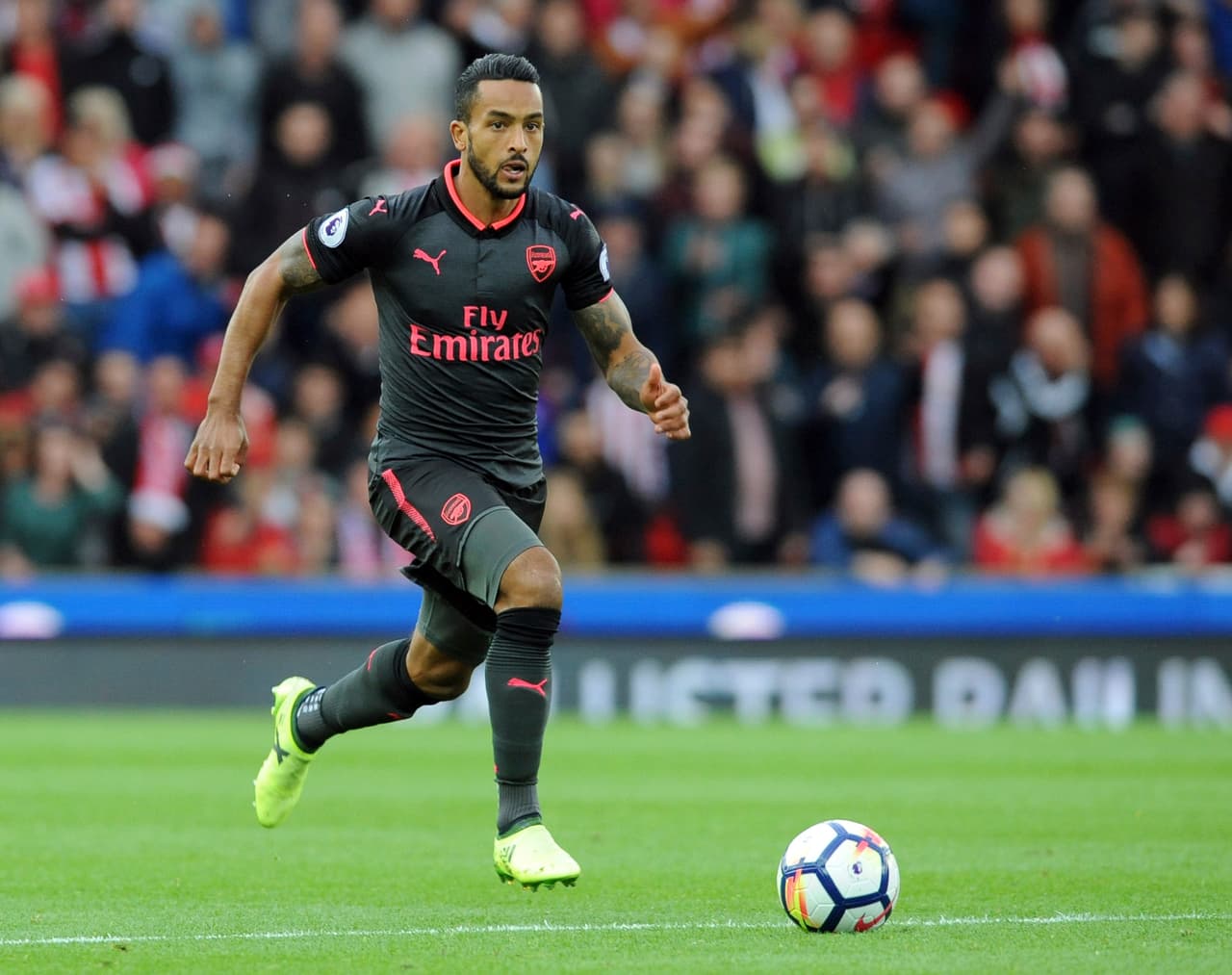 Theo Walcott ocupa el quinto lugar en la lista de los más rápidos del videojuego.