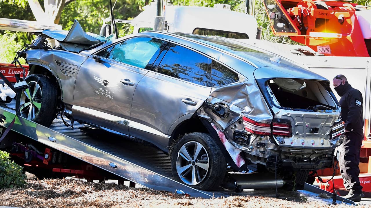 La camioneta, una Genesis GV80, no le pertenecía al golfista, quien fue operado de emergencia.